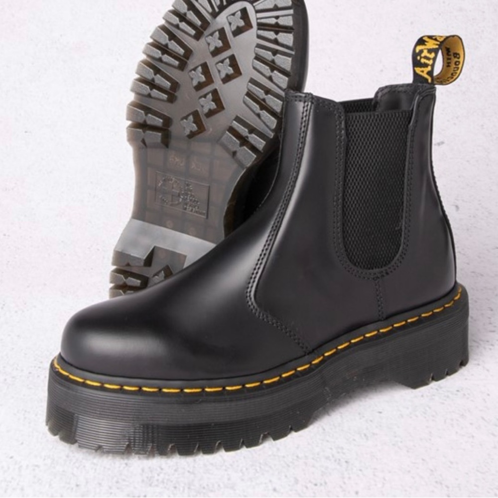 Dr. Martens Quad Chelsea Boot